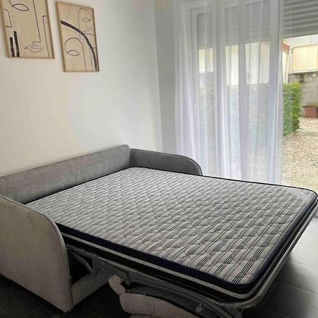 Appartement Studio Tout Confort, Au Pied De Toute Commodite, 2 à Créteil Extérieur photo